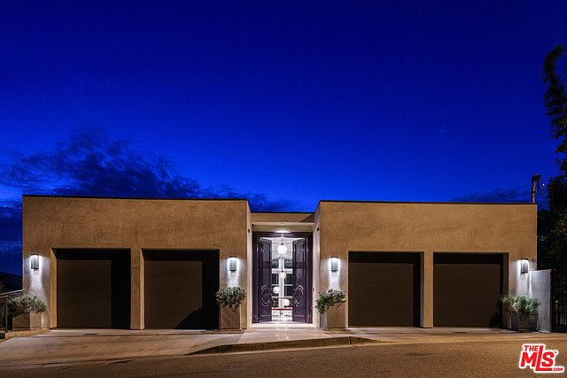 1st image of 1901 Sunset Plaza Dr