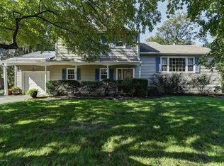 20 Bayberry Ln, New Monmouth, NJ 07748