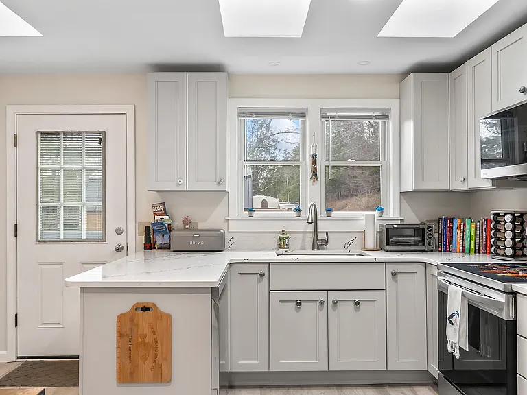 618 Gurnet Rd — Photo 13