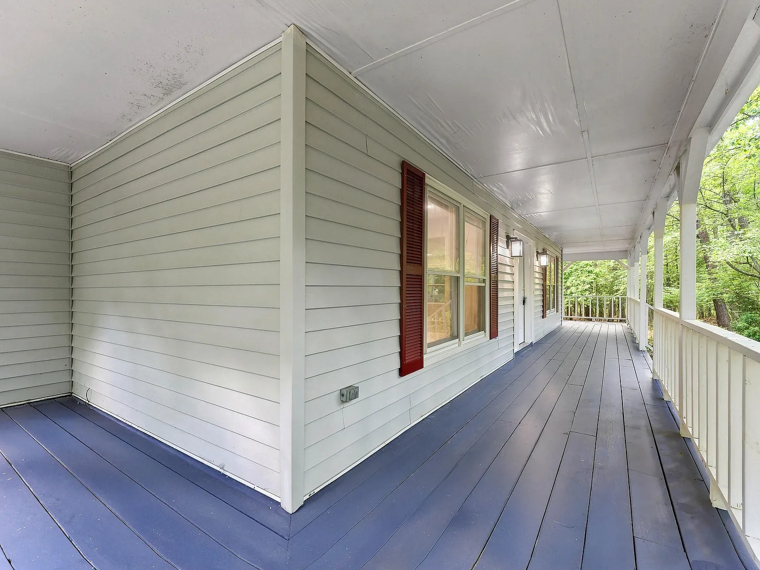 4 bed, 2.5 bath, 2940 sqft, $3,750 — Photo 2
