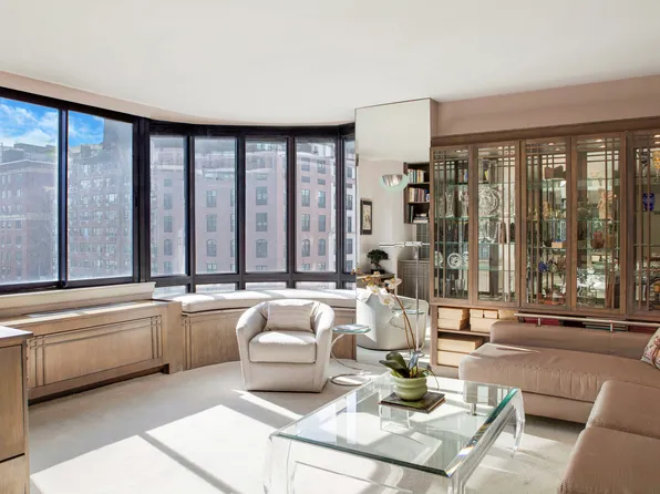 455 East 86th Street image 1 of 8