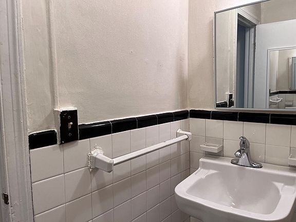 5th image of 2831 Burney Dr #2831.5