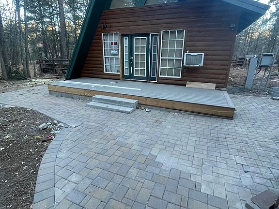 2nd image of 4220 Pinetree Ln