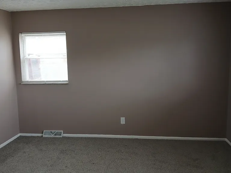4048 E Livingston Ave — Photo 10