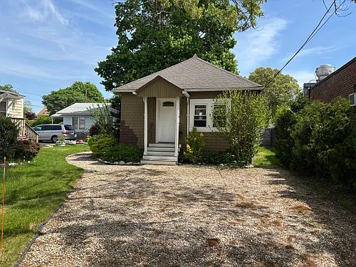 744 W Shore Rd Photo 1