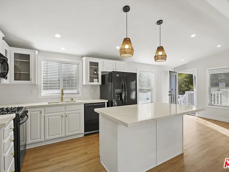 30473 Mulholland Hwy #109 — Photo 4