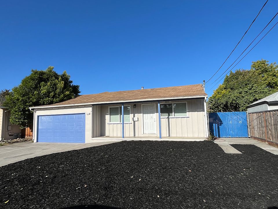 1st image of 42964 Parkwood St