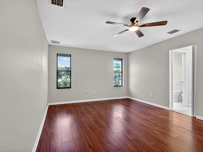 870 NW 32nd Ave — Photo 22