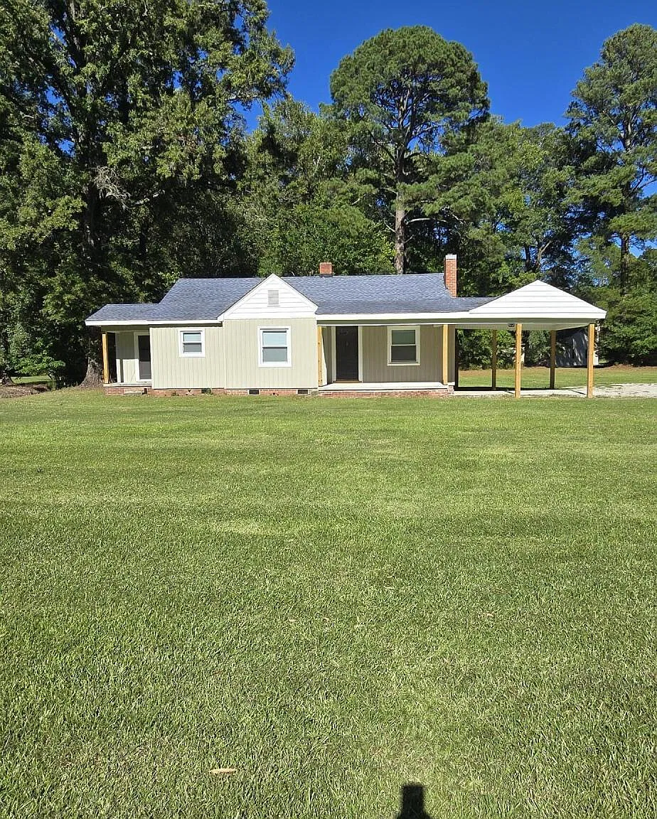 2 bed, 1.0 bath, 1180 sqft, $1,400 — Photo 2