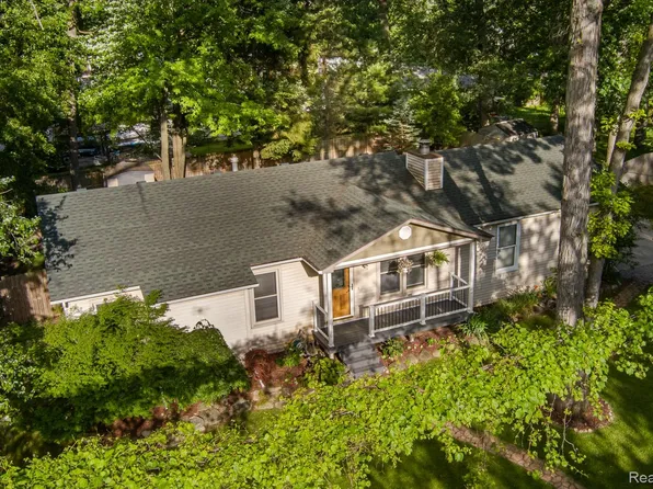 1665 Rosedale St, West Bloomfield, MI 48324