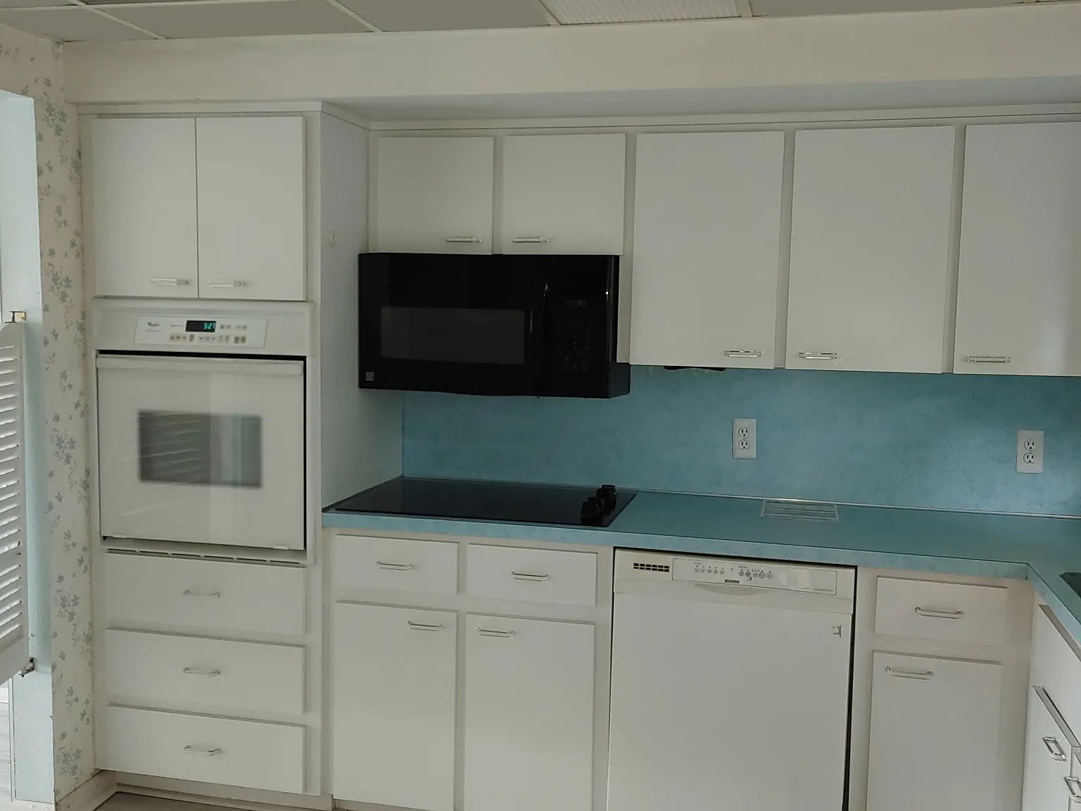 2 bed, 1400 sqft, $1,500 — Photo 3