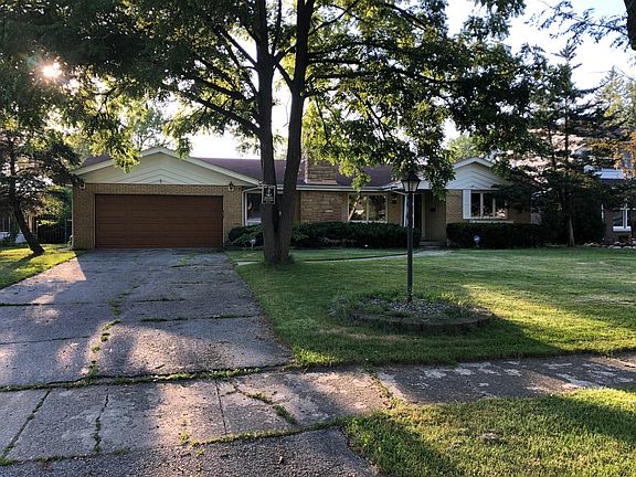 5th image of 636 Park Dr