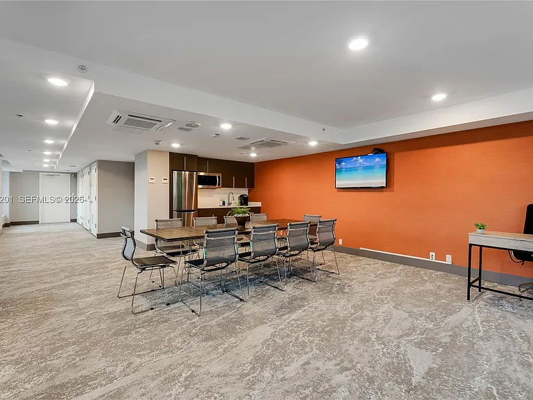 9261 E Bay Harbor Dr #607 — Photo 37