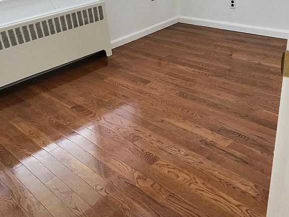 4th image of 2213 Tenbroeck Ave #1