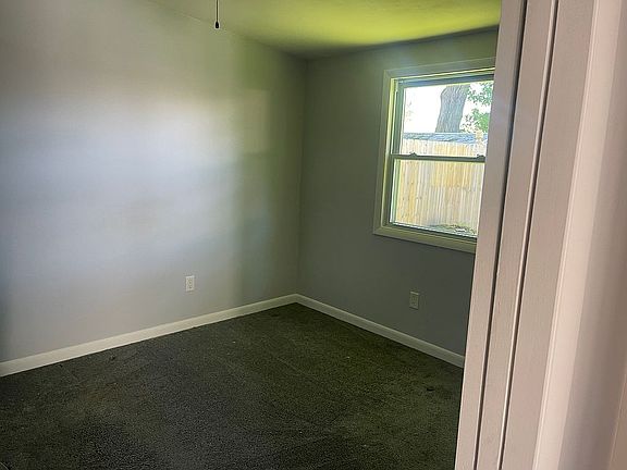 5th image of 6878 Schuyler Dr
