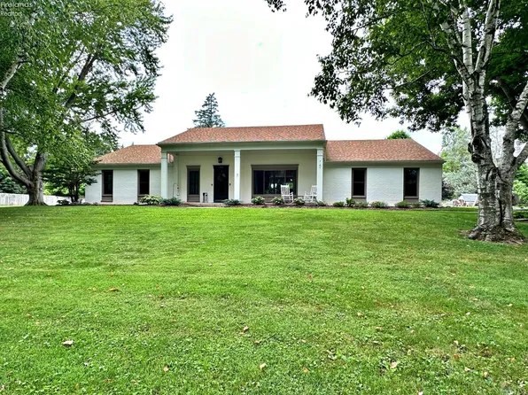 239 E Van Meter Dr, Tiffin, OH 44883