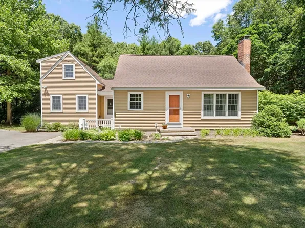 12 Walnut Rd, Norwell, MA 02061