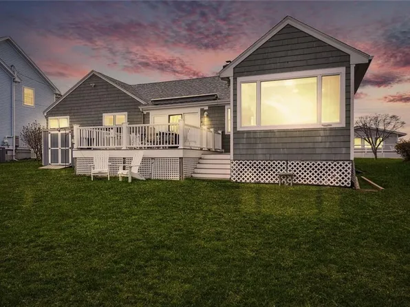 142 Colonel John Gardner Rd, Narragansett, RI 02882