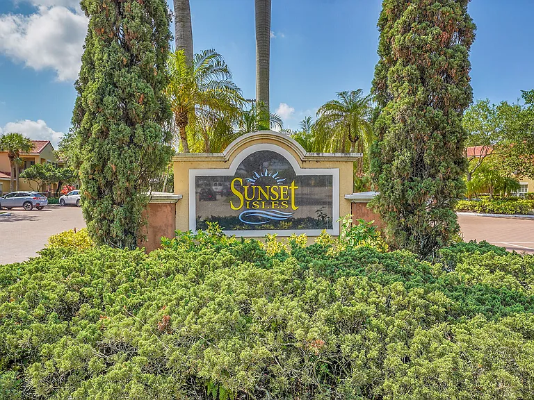 10300 Fox Trail Rd S — Photo 21