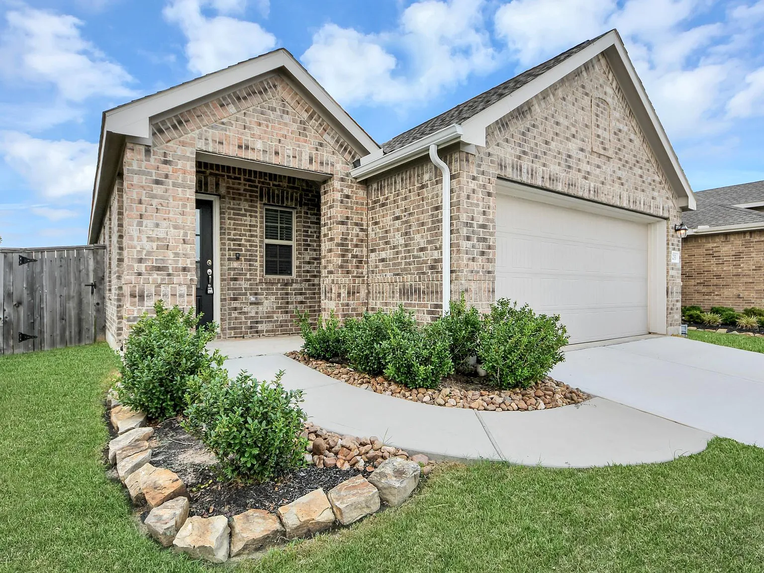 4 bed, 2.0 bath, 1538 sqft, $2,250 — Photo 2