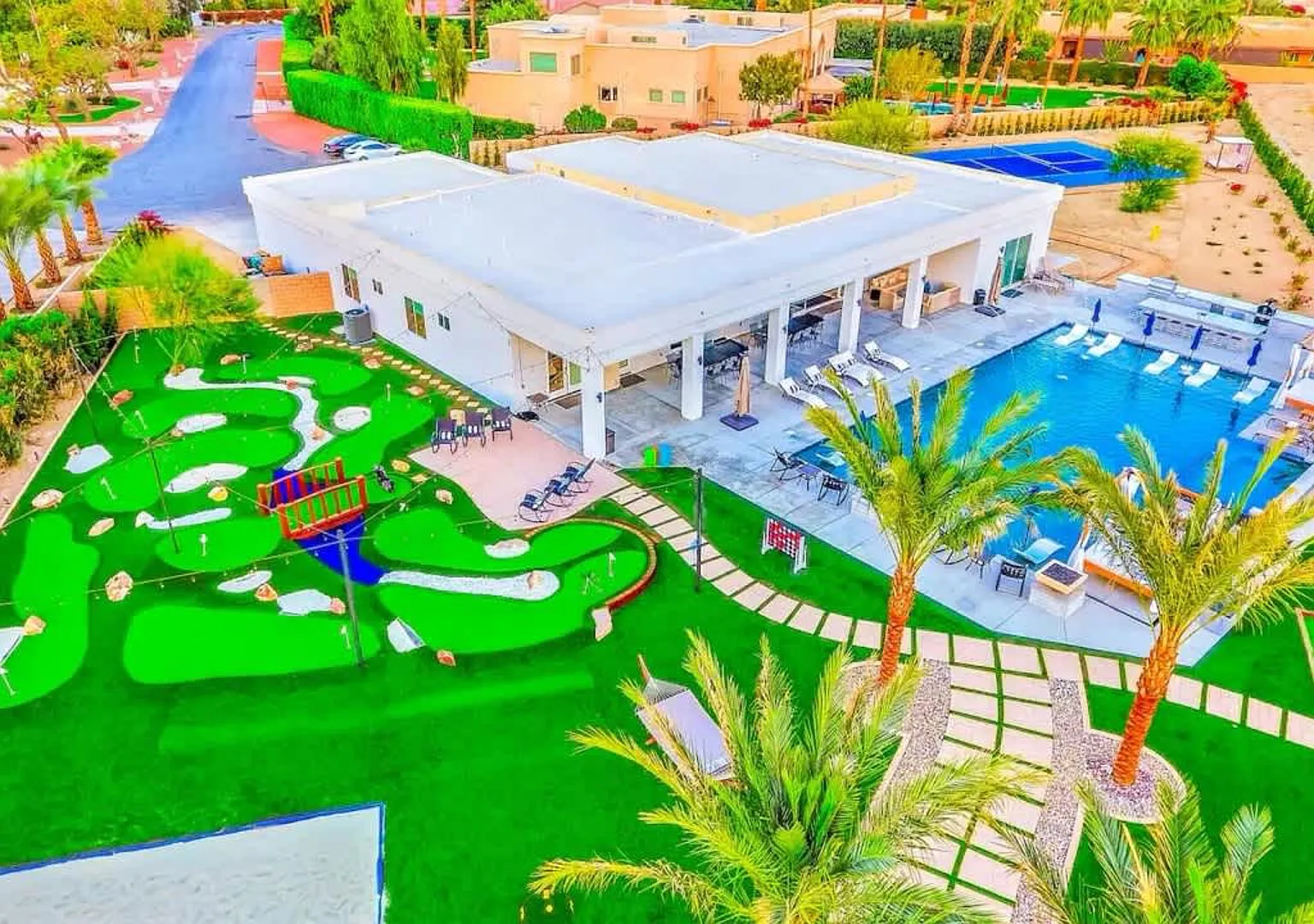 The Royal Bahamian- Pickleball, Golf, sleeps 20! — Photo 1