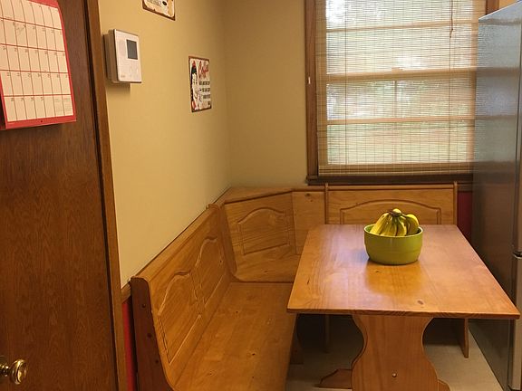 5th image of 600 82nd Ave N