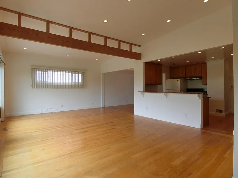 339 Paramount Dr — Photo 8