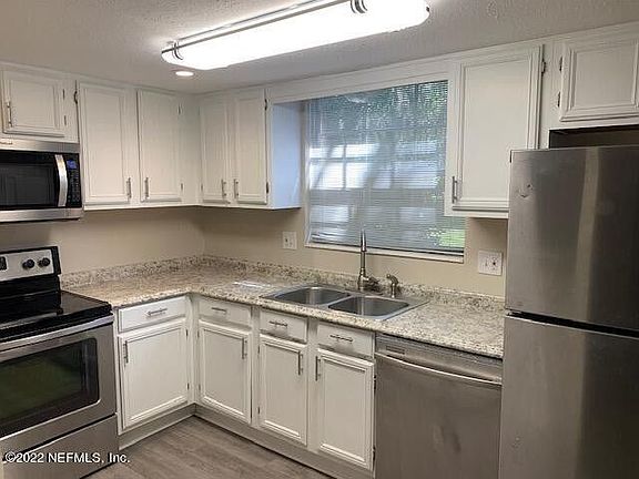 3rd image of 5201 Atlantic Blvd Unit 5