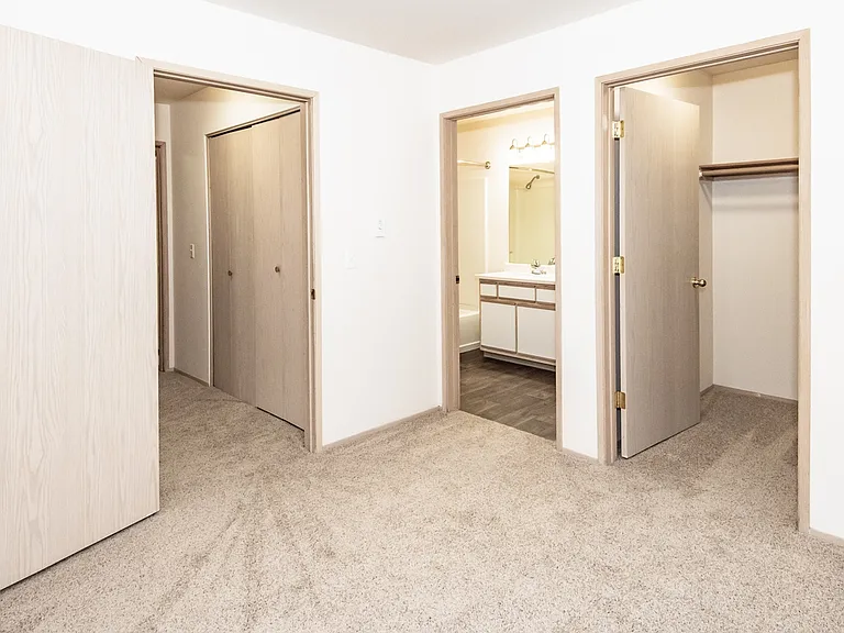 Walk-In Closet and En Suite