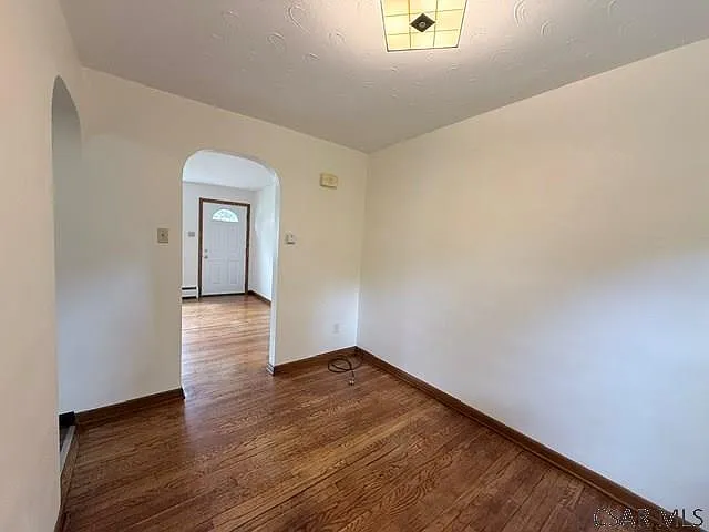 927 East Ave — Photo 9