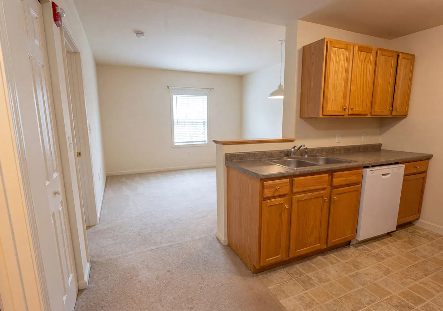 1 Bed 1 Bath Close To Downtown Freeport! — Photo 3