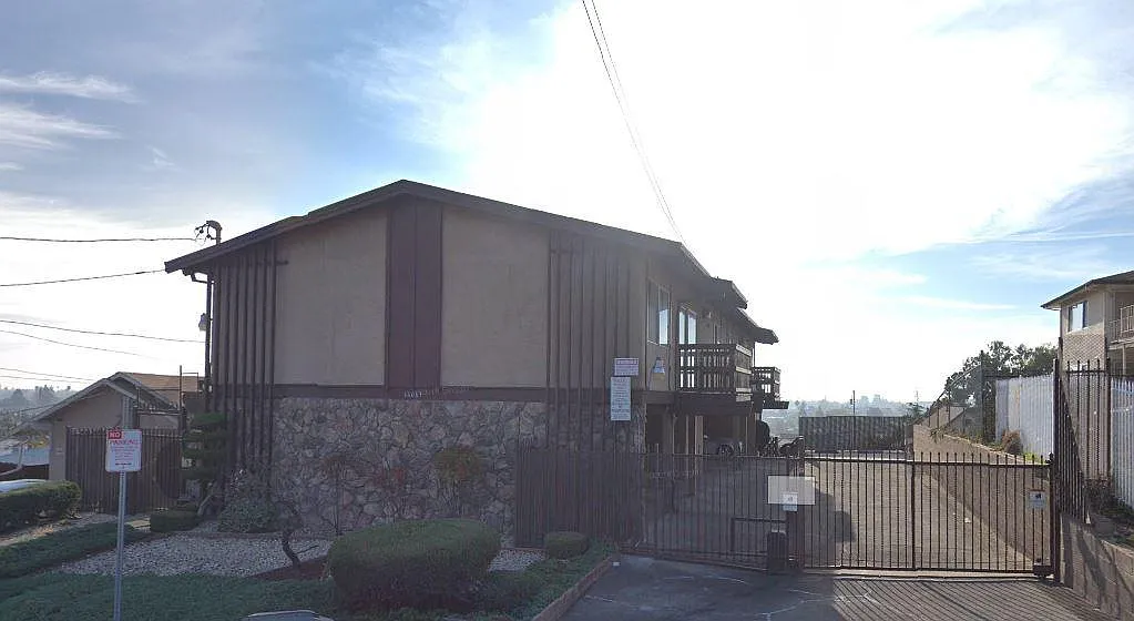 16063 Liberty St photo 1