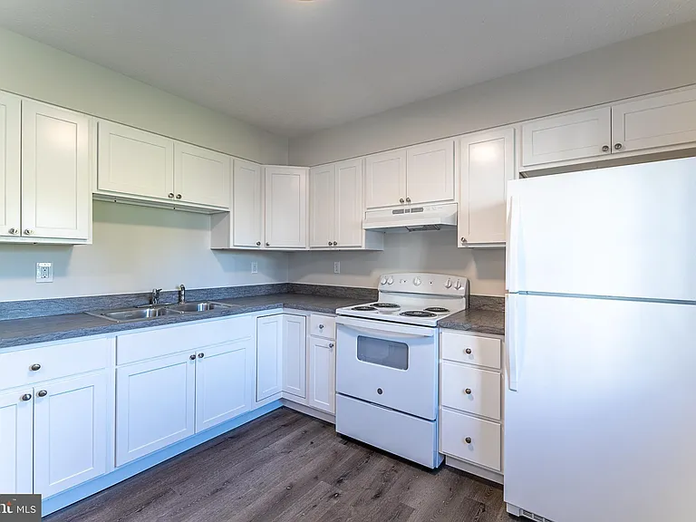 525 Gray Ave #2 — Photo 11