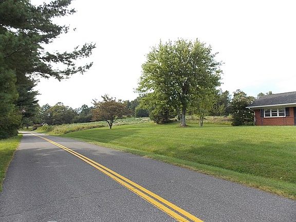 2nd image of 115 Parkside Dr