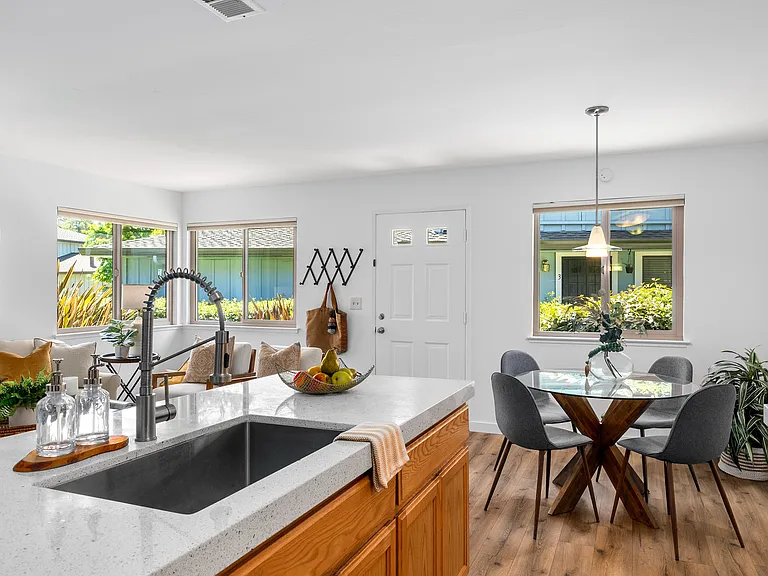 930 Ponselle Ln #2 — Photo 3
