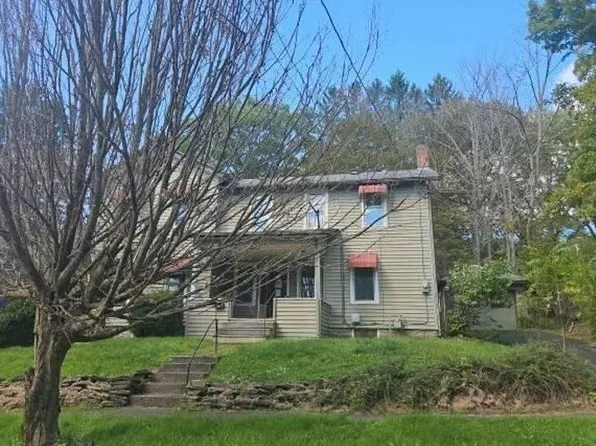 203 E Pearl St, Wellsville, NY 14895