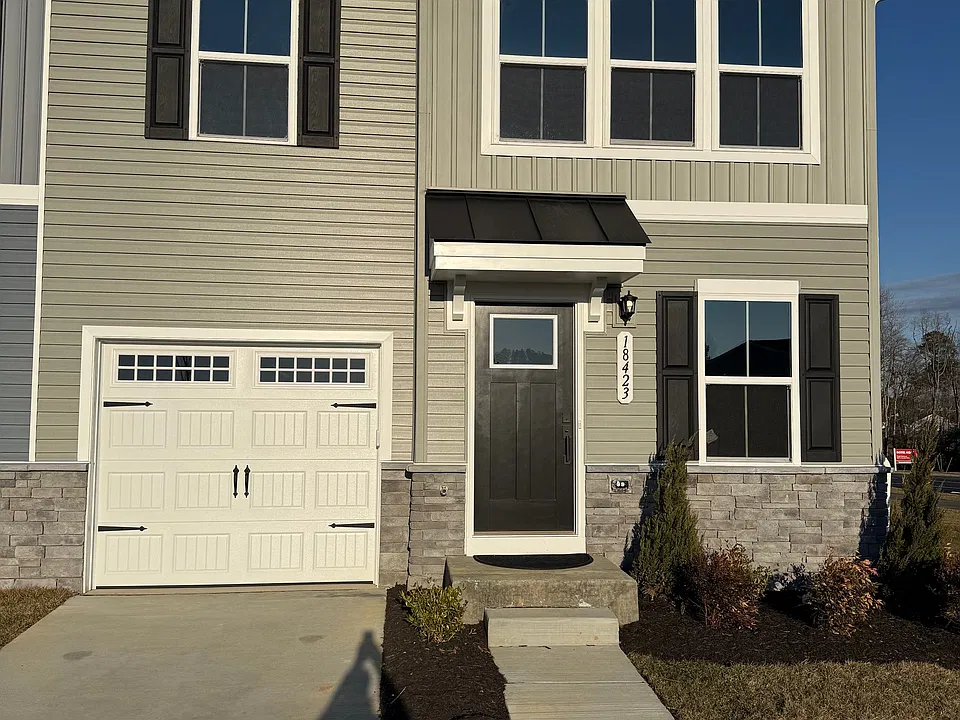 18423 Centennial Cir