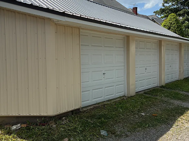 307 Franklin St — Photo 13