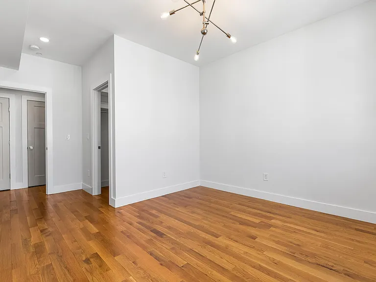181 Bennington St #4 — Photo 12