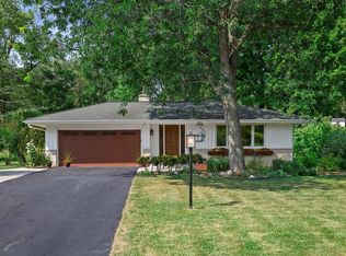 2355 Rockway Ln E, Brookfield, WI 53005