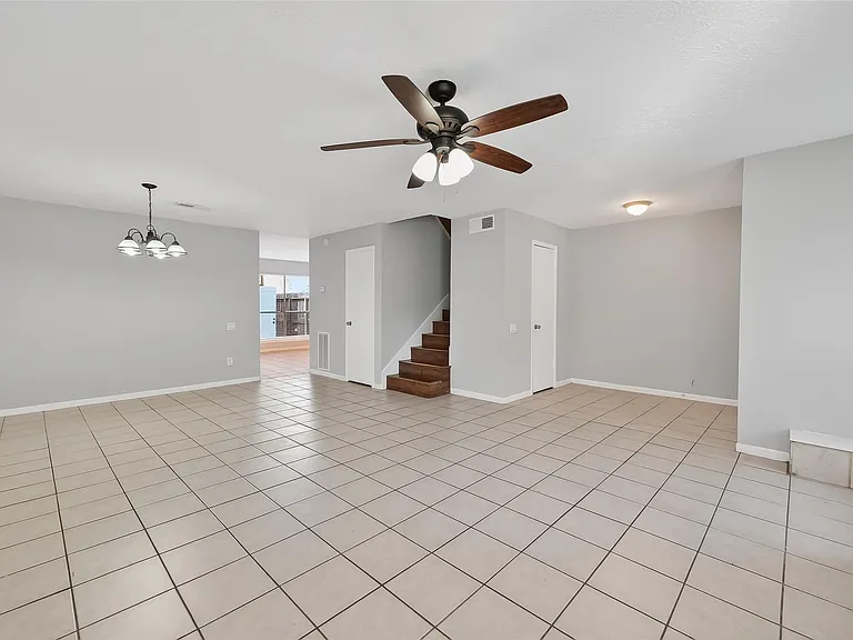8646 Maplecrest Dr — Photo 11