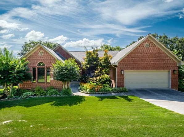 11 Pointe Clear Dr, Little Rock, AR 72212