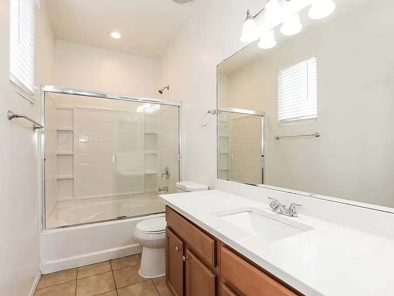 7333 W Saint Catherine Ave — Photo 10