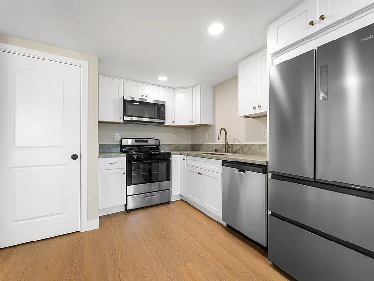 3020 E 3rd St #15 — Photo 19