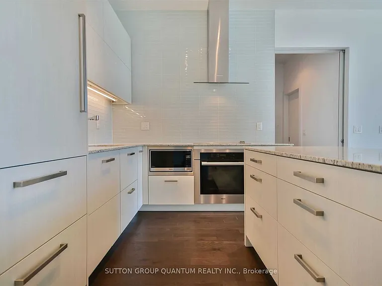 3018 Yonge St #UPH01 — Photo 4