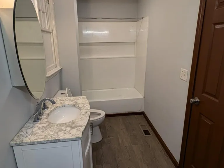 2533 Rowan St — Photo 8