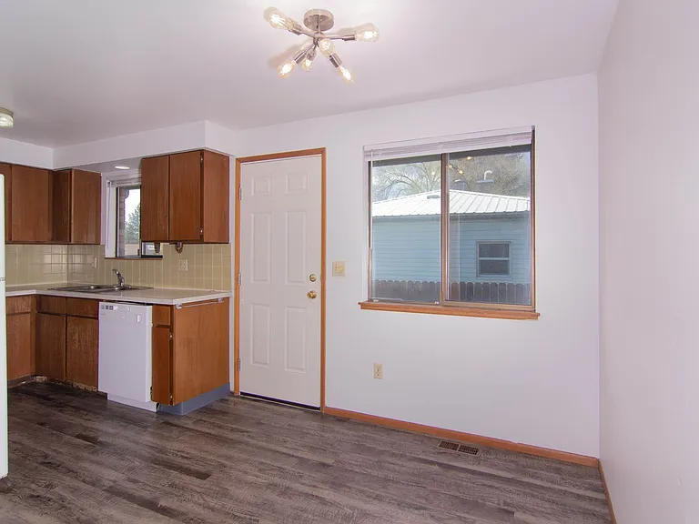 2218 W Cleveland Ave — Photo 5