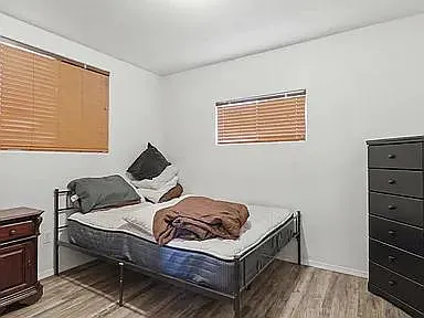 2424 N Columbus St — Photo 5