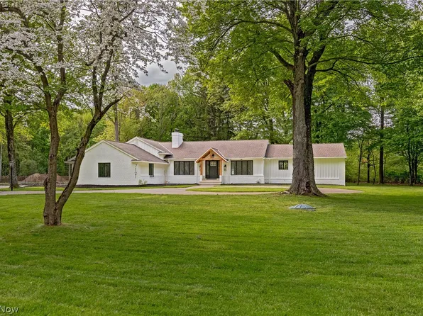 7121 Gates Mills Blvd, Gates Mills, OH 44040