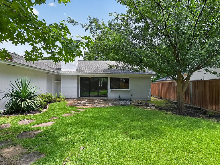 2305 Shady Creek Dr — Photo 21